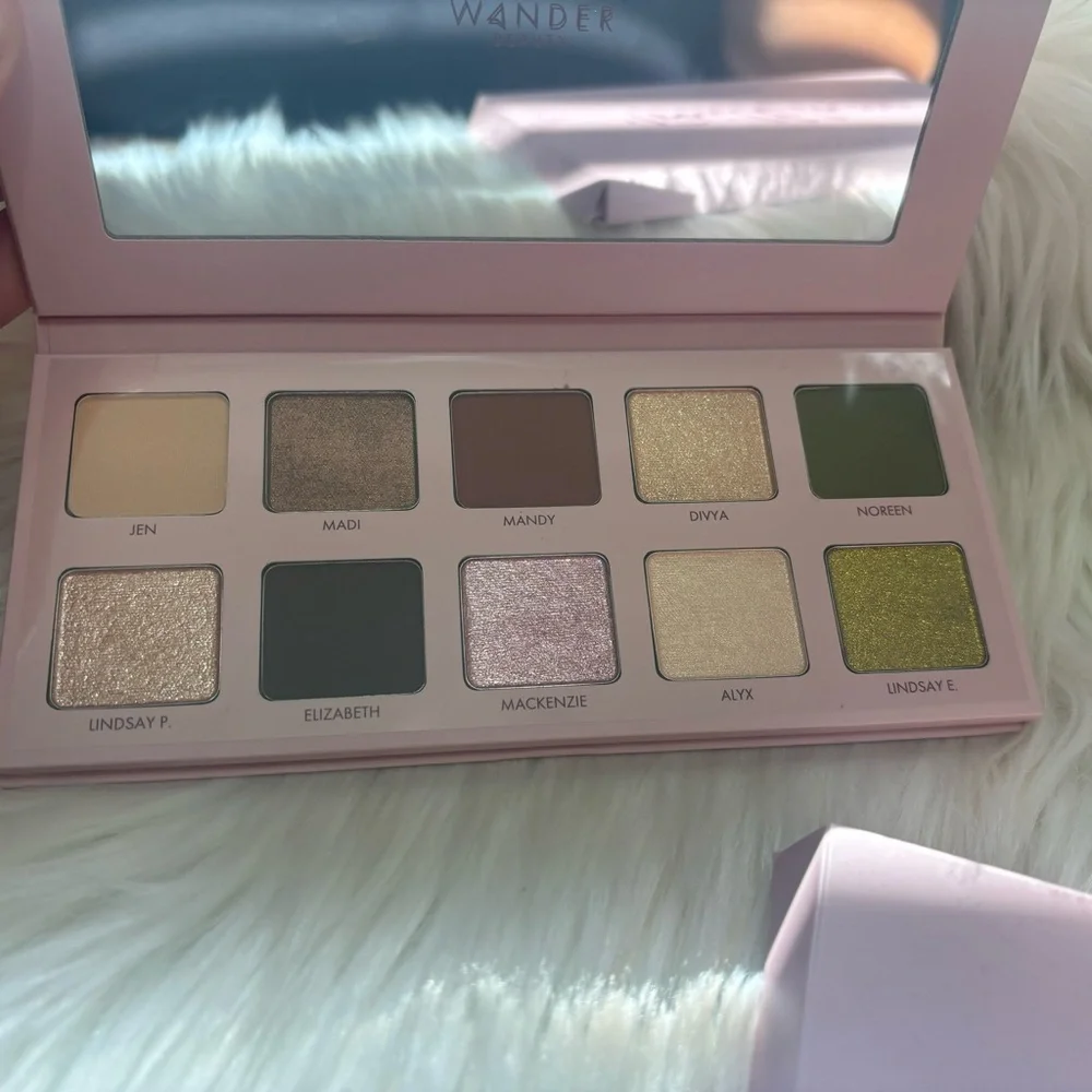 Wander Beauty Trailblazer eyeshadow palette